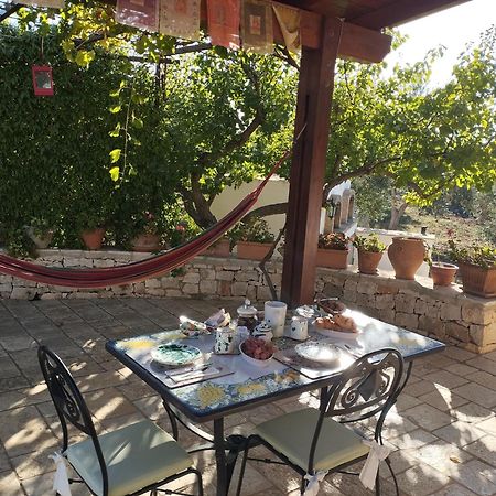 Piccolo Trullo Ostunese Le Jardin de Sophie' Ostuni Extérieur photo